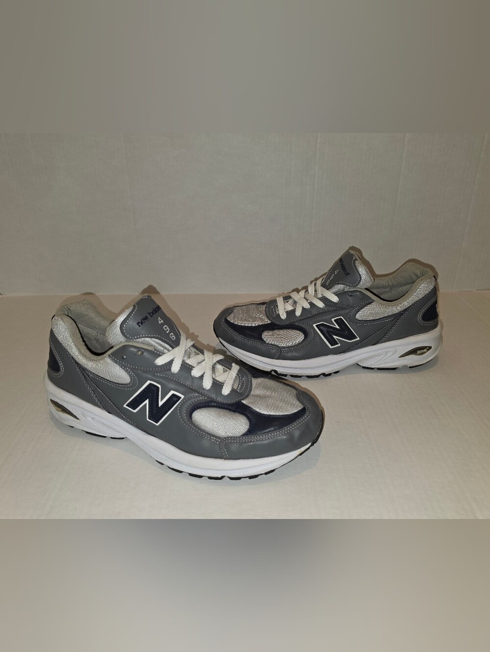 New Balance Men's 498 Gry/Wht/Navy Athletic Sneakers Sz 9.5